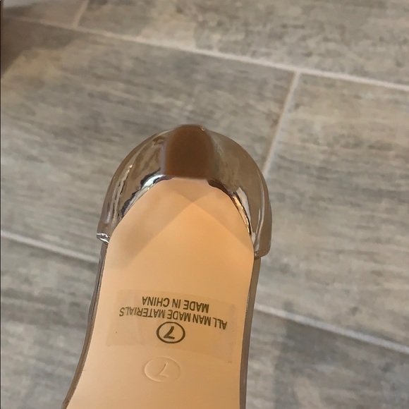 Gold Heels - Picture 12 of 12